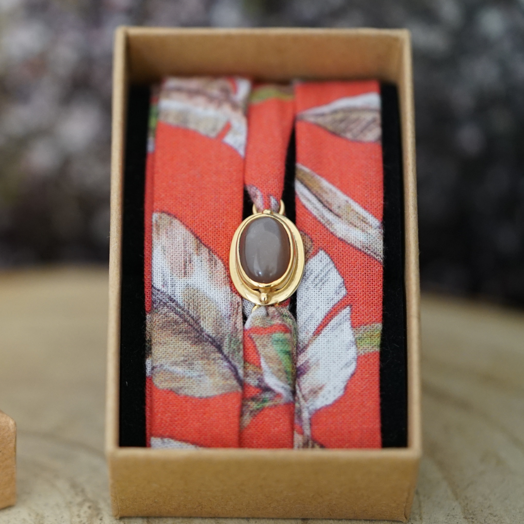 Maria Pedra da Lua | Pulseira em fita com Pedra Natural